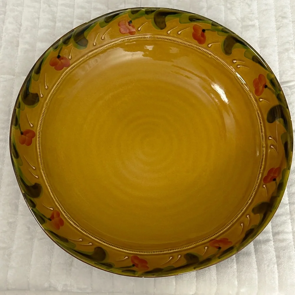 Williams Sonoma serving bowl made in Italy